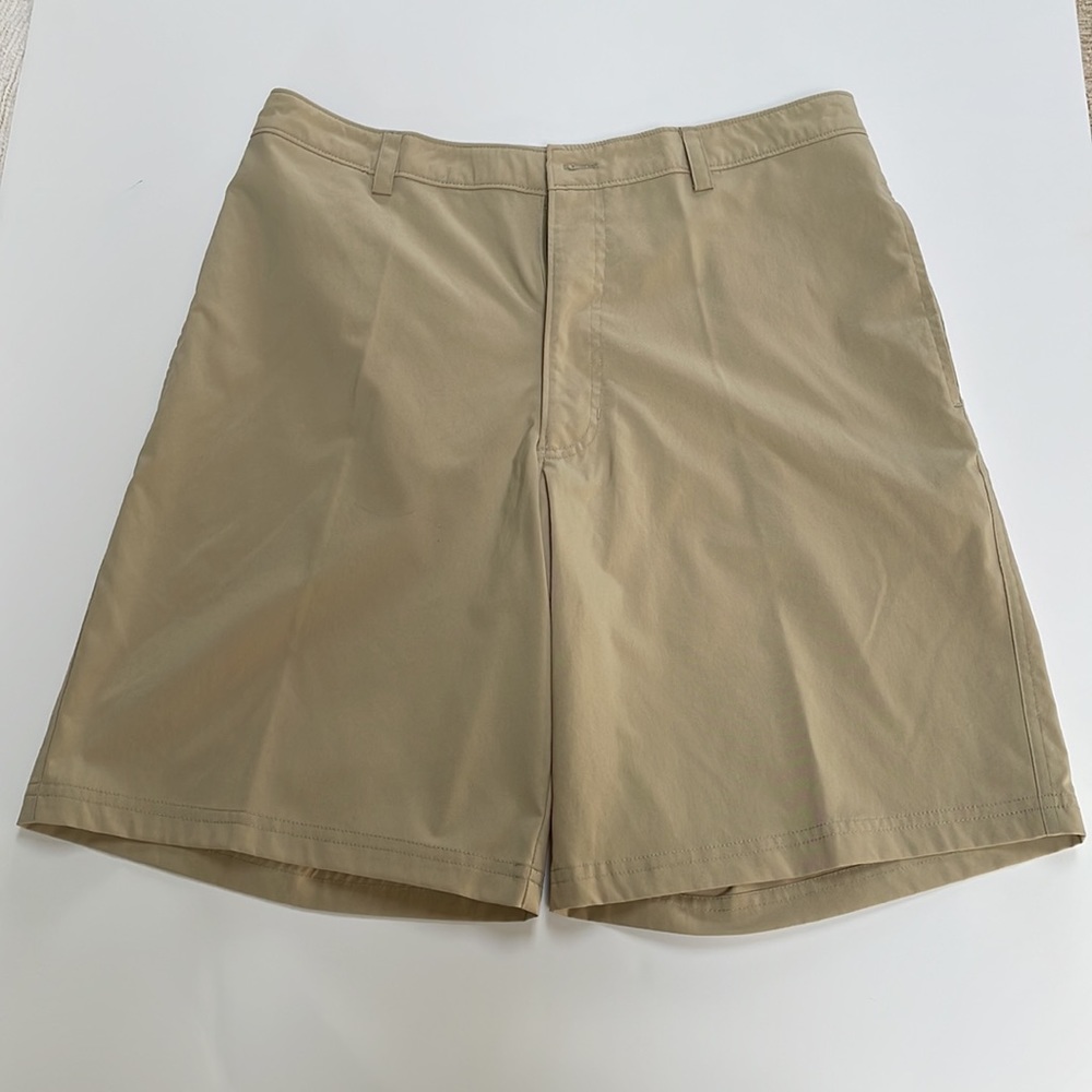 Men’s tan shorts